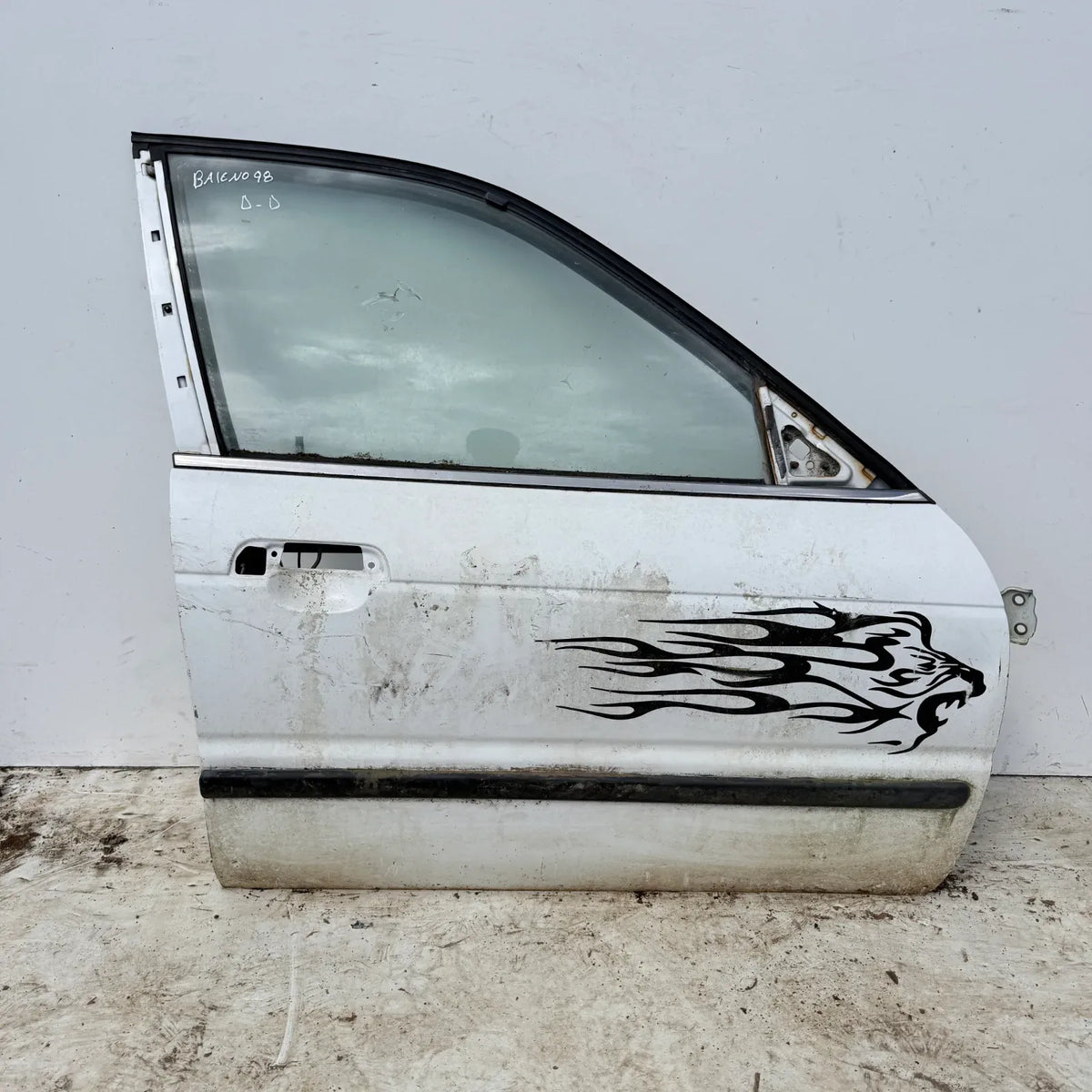Puerta lata DELANTERA DERECHA Suzuki Baleno 1998 - 4x2 Bencina Mecánico