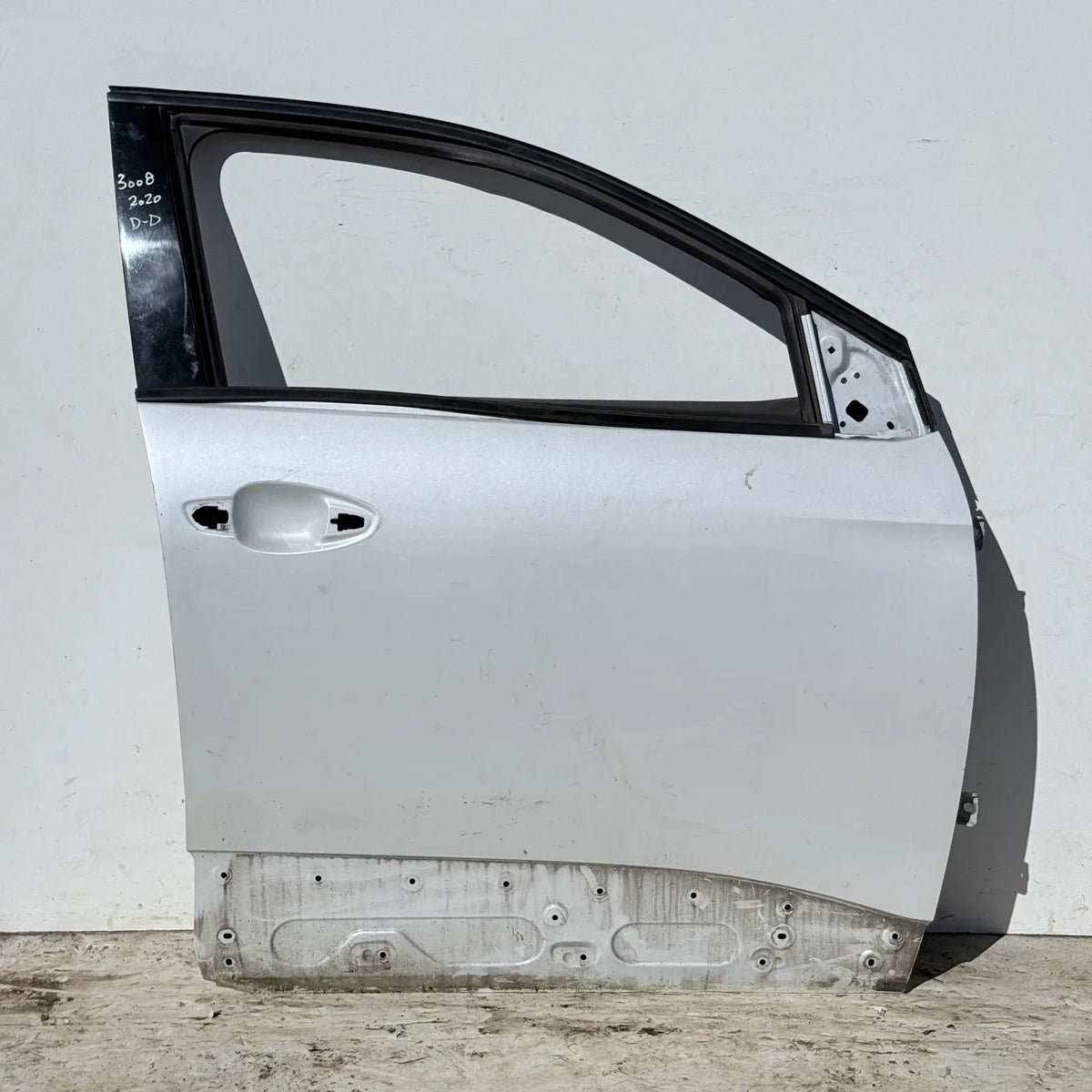 Puerta lata DELANTERA DERECHA Peugeot 3008 2020 - 4x2 Bencina Mecánico