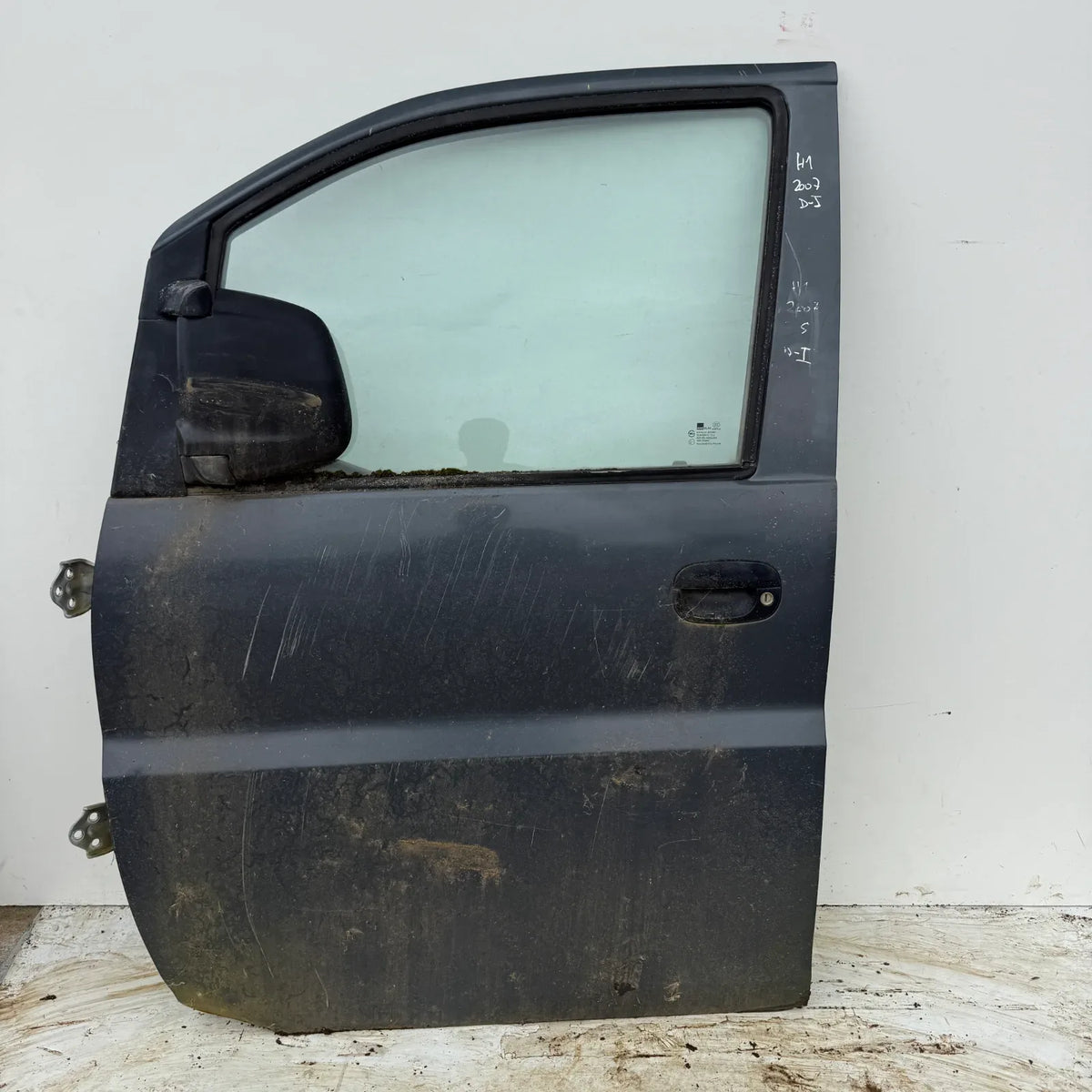 Puerta lata DELANTERA IZQUIERDA Hyundai H1 2007 - 4x2 Bencina Mecánico