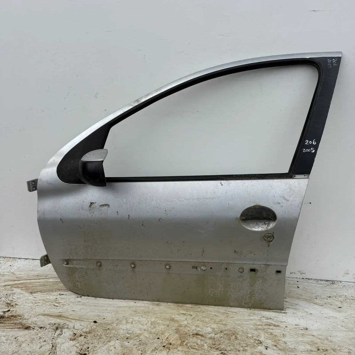 Puerta lata DELANTERA IZQUIERDA Peugeot 206 2005 - 4x2 Bencina Mecánico