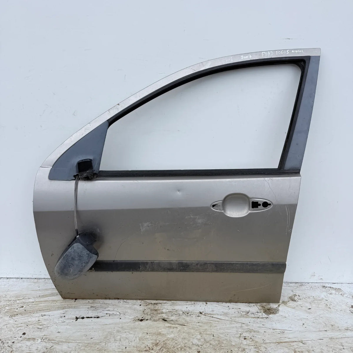 Puerta lata DELANTERA IZQUIERDA Ford Focus 2007 - 4x2 Bencina Mecánico