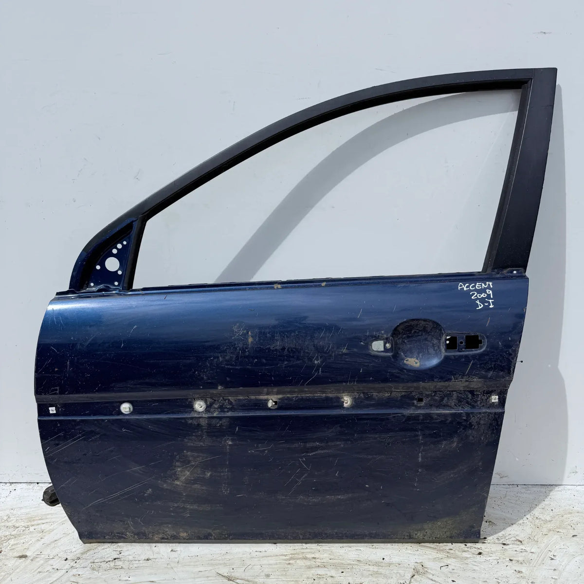 Puerta lata DELANTERA IZQUIERDA Hyundai Accent 2009 - 4x2 Bencina Mecánico
