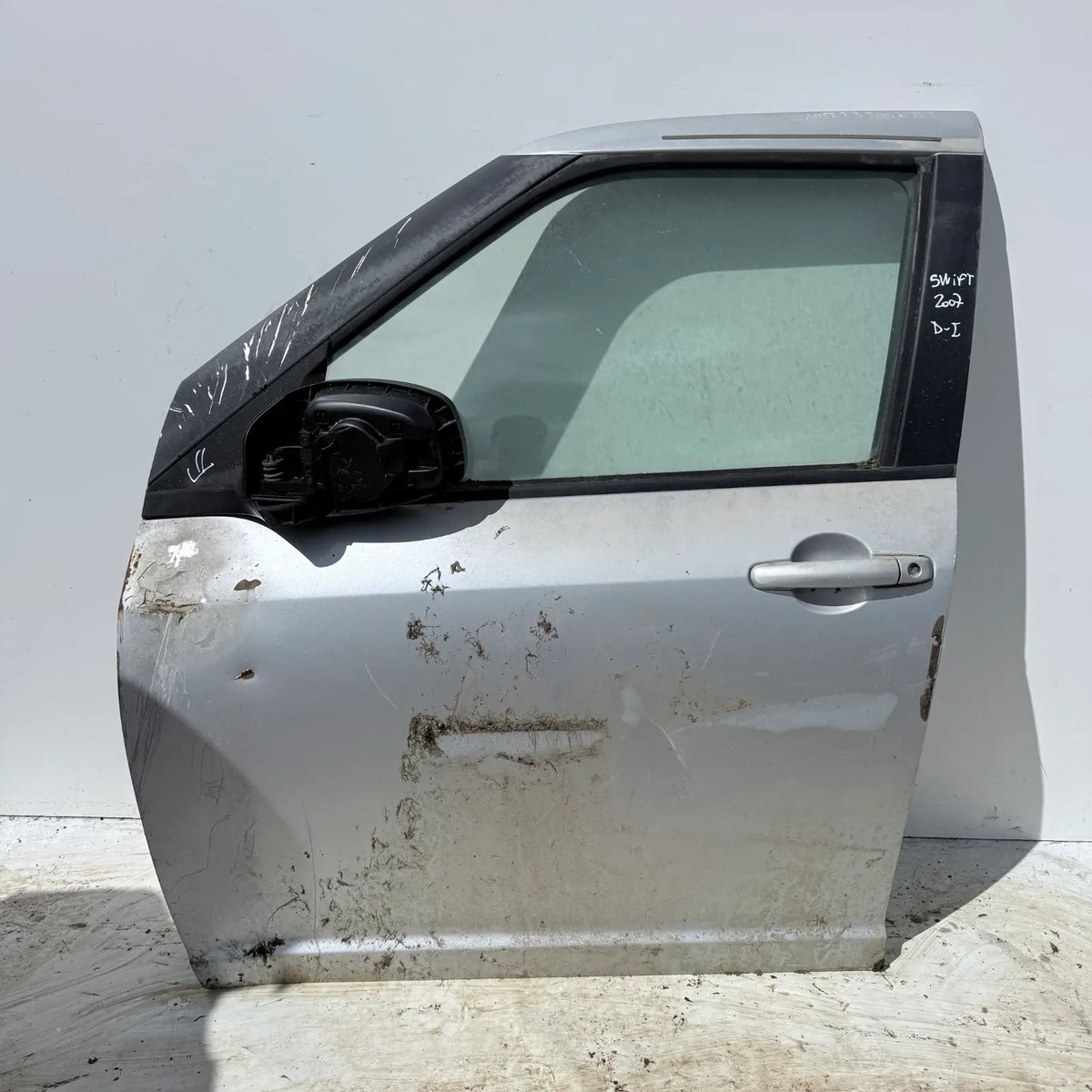 Puerta lata DELANTERA IZQUIERDA Suzuki Swift 2007 - 4x2 Bencina Mecánico