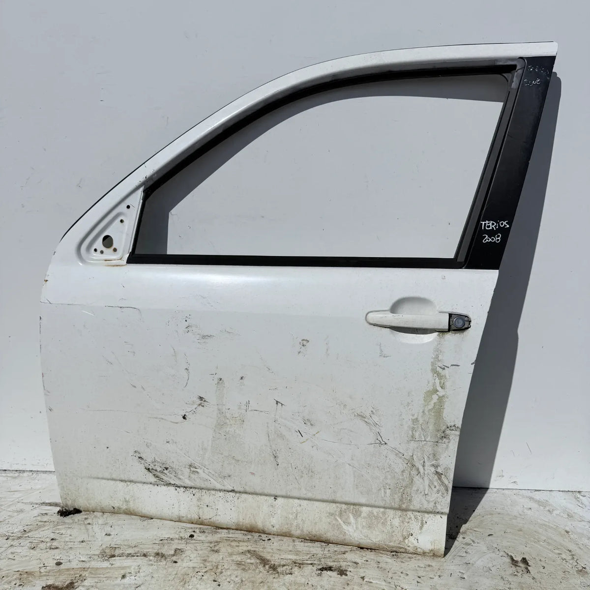 Puerta lata DELANTERA IZQUIERDA Daihatsu Terios 2008 - 4x2 Bencina Mecánico
