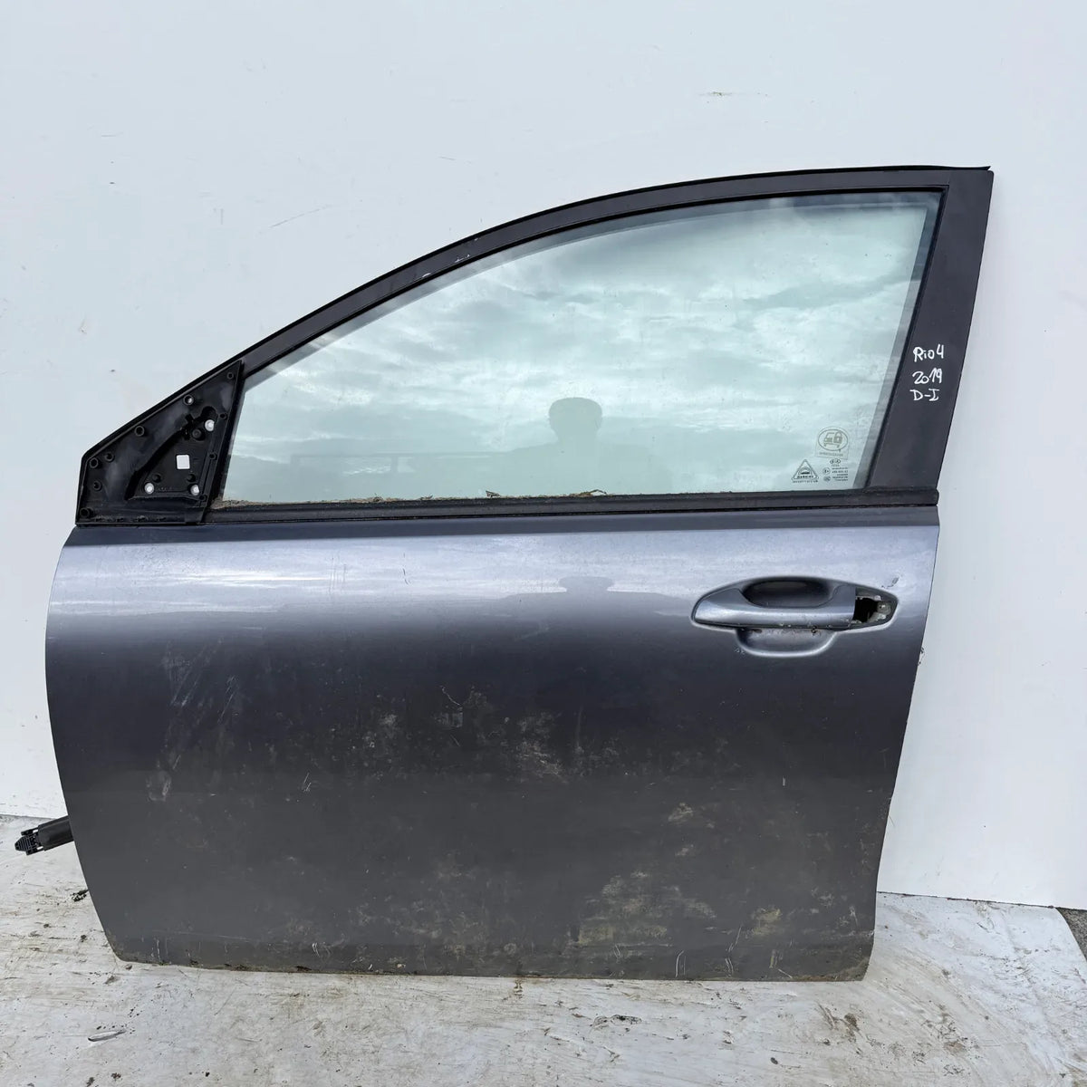 Puerta lata DELANTERA IZQUIERDA Kia Rio 4 2019 - 4x2 Bencina Mecánico