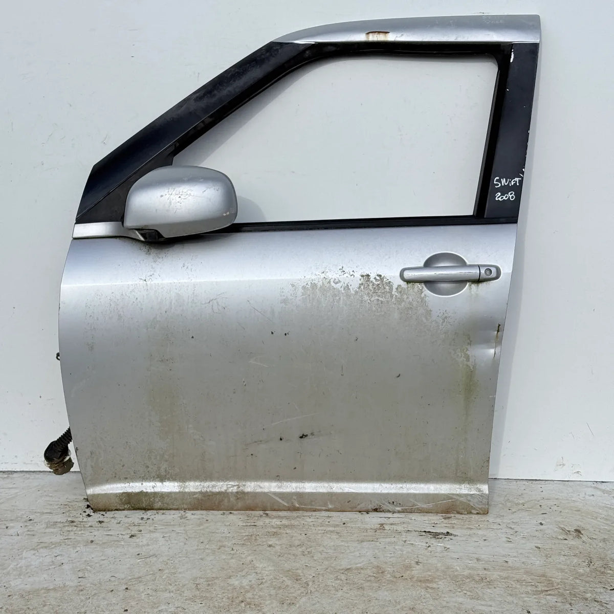 Puerta lata DELANTERA IZQUIERDA Suzuki Swift 2008 - 4x2 Bencina Mecánico