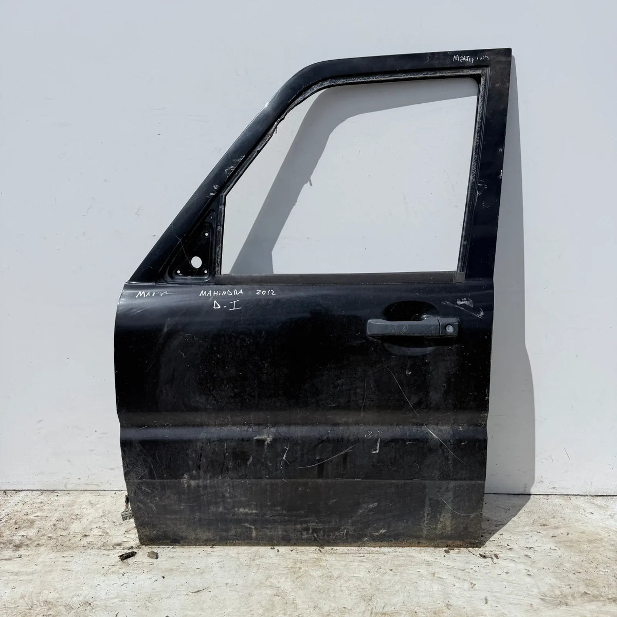 Puerta lata DELANTERA IZQUIERDA Mahindra Pickup 2012 - 4x2 Bencina Mecánico