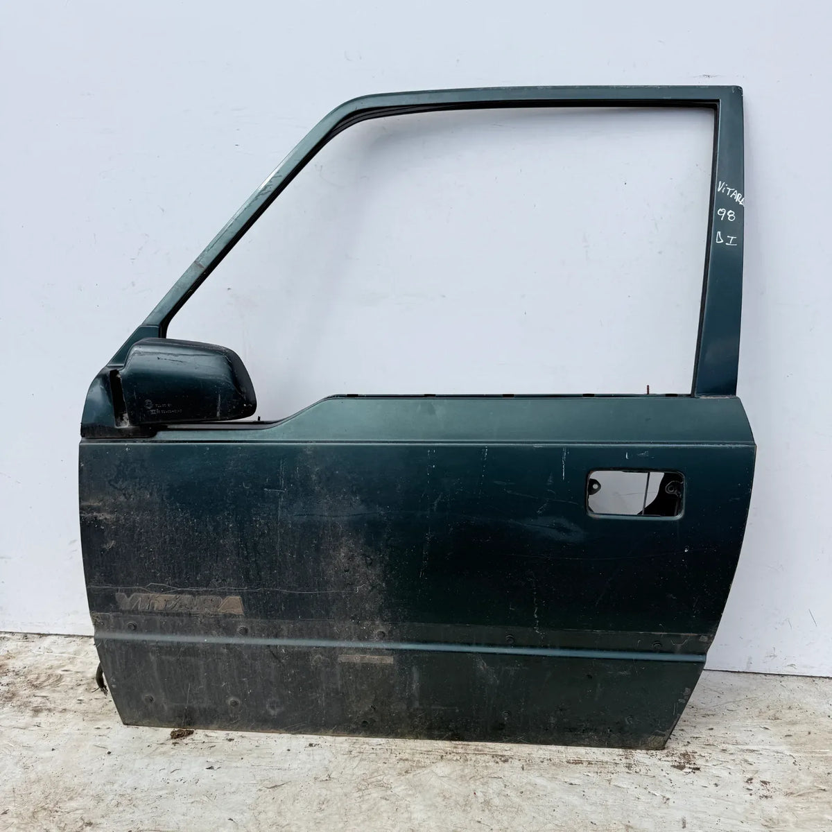 Puerta lata DELANTERA IZQUIERDA Suzuki Vitara 1998 - 4x2 Bencina Mecánico