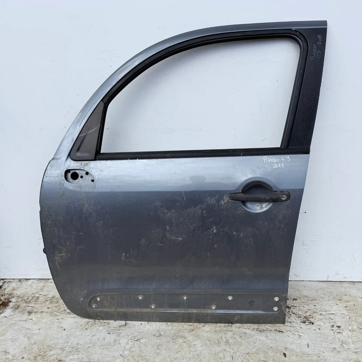 Puerta lata DELANTERA IZQUIERDA Citroen C3 Picasso 2011 - 4x2 Bencina Mecánico