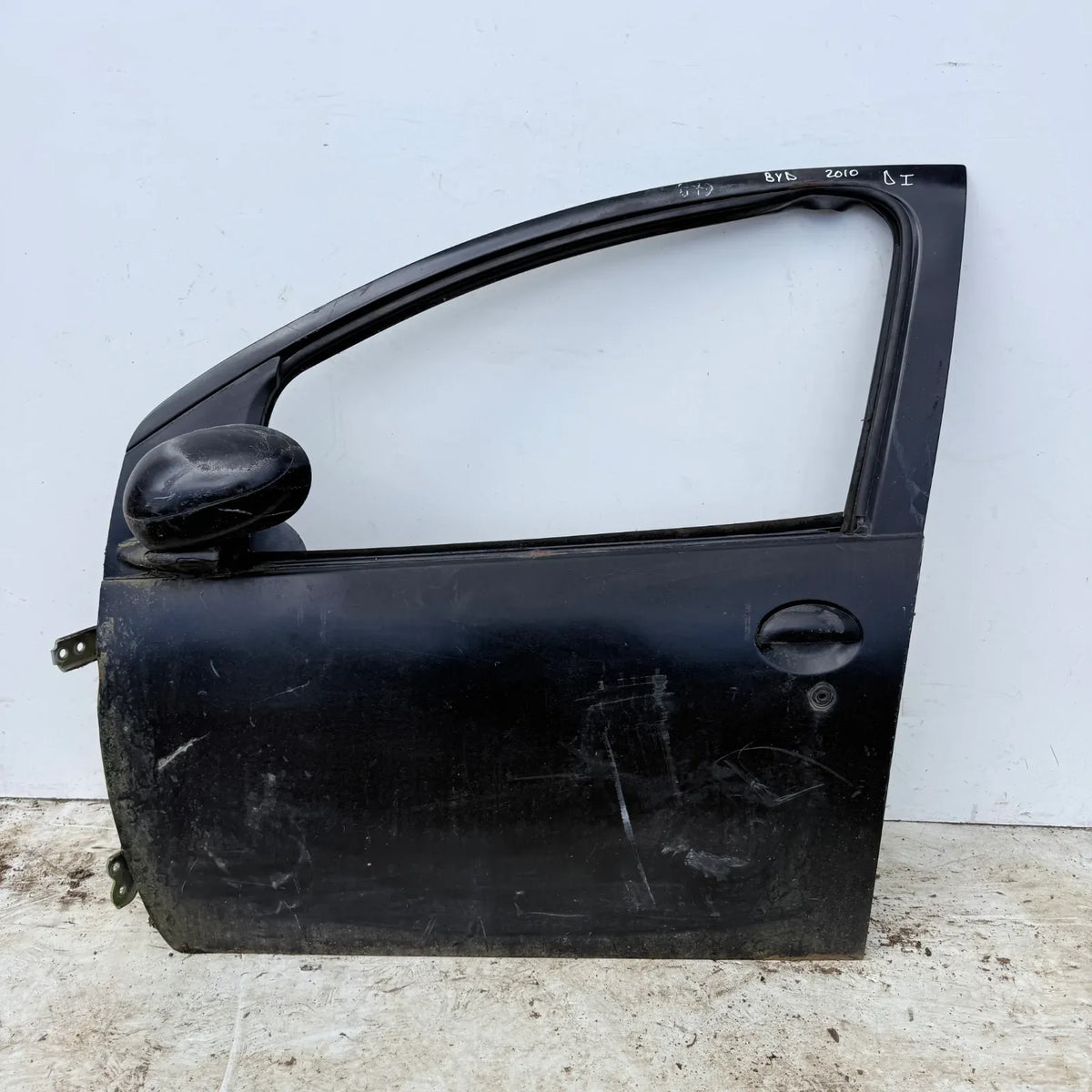 Puerta lata DELANTERA IZQUIERDA BYD F0 2010 - 4x2 Bencina Mecánico