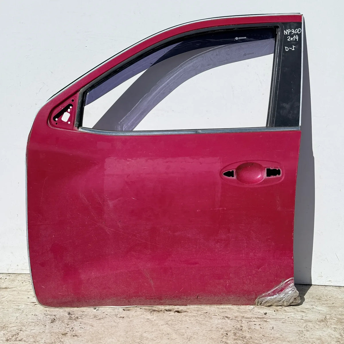 Puerta lata DELANTERA IZQUIERDA Nissan NP300 2019 - 4x2 Bencina Mecánico