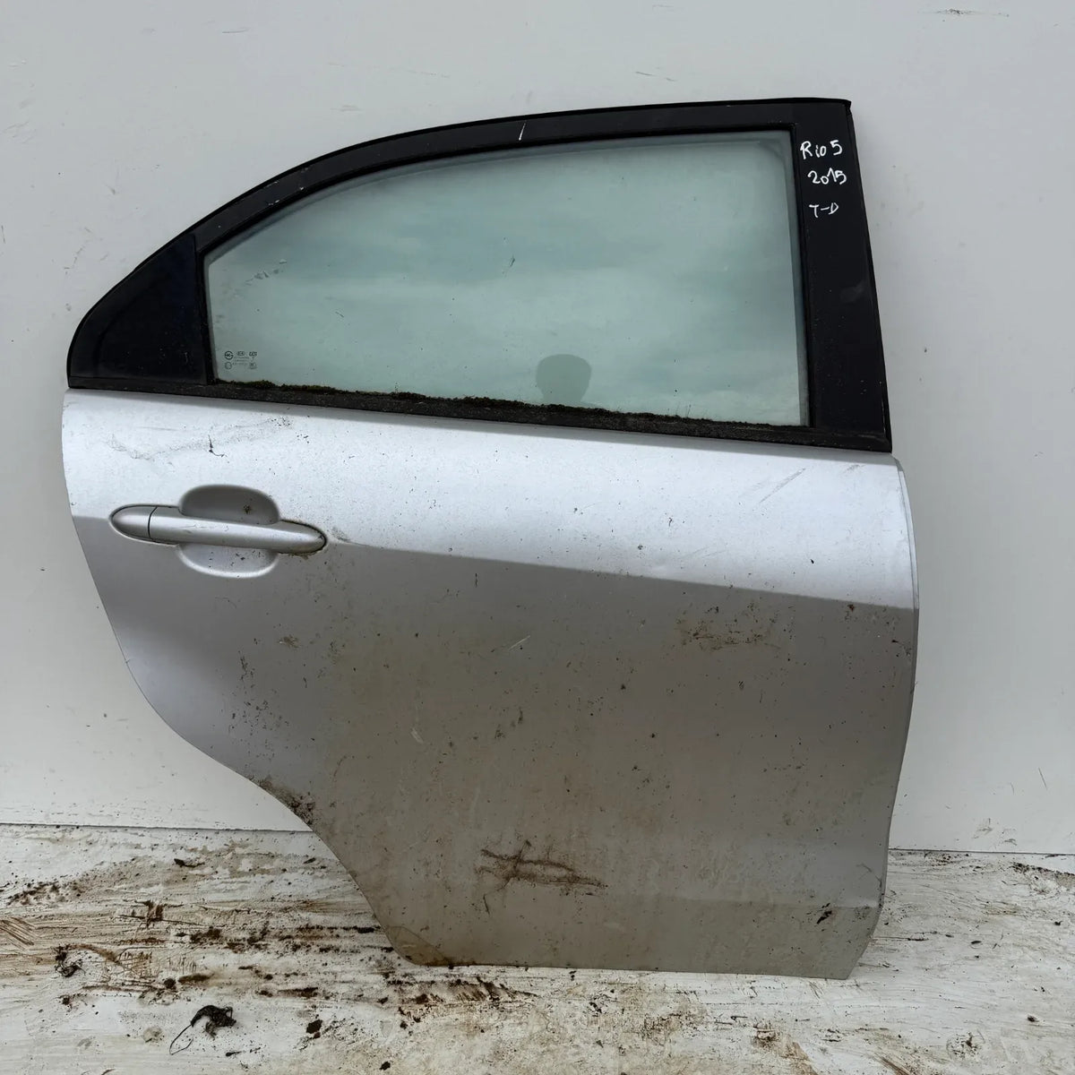 Puerta lata TRASERA DERECHA Kia RIO 5 2015 - 4x2 Bencina Mecánico