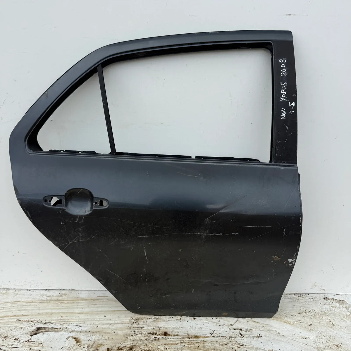 Puerta lata TRASERA DERECHA Toyota New Yaris 2008 - 4x2 Bencina Mecánico