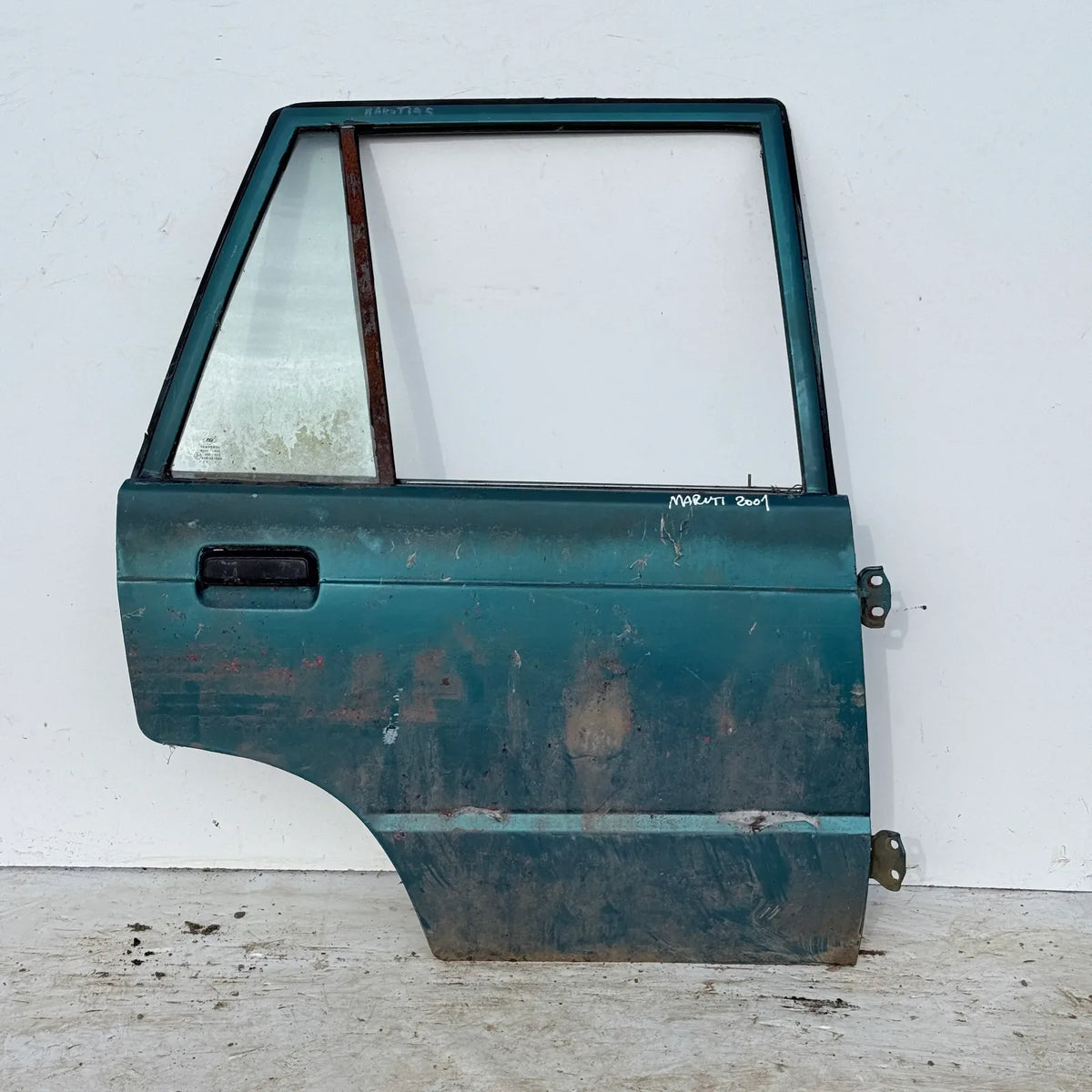 Puerta lata TRASERA DERECHA Suzuki Maruti 2001 - 4x2 Bencina Mecánico