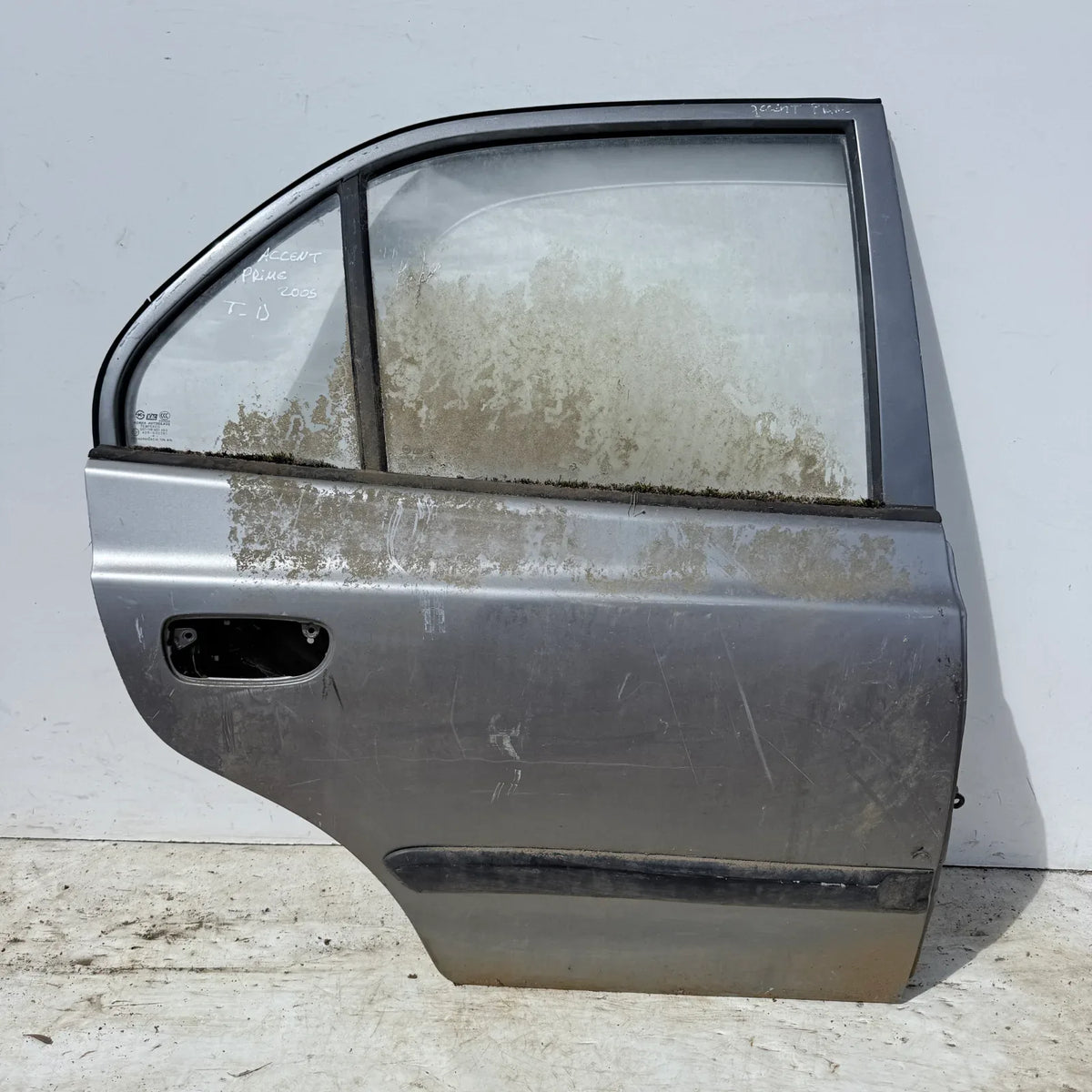 Puerta lata TRASERA DERECHA Hyundai Accent 2005 - 4x2 Bencina Mecánico