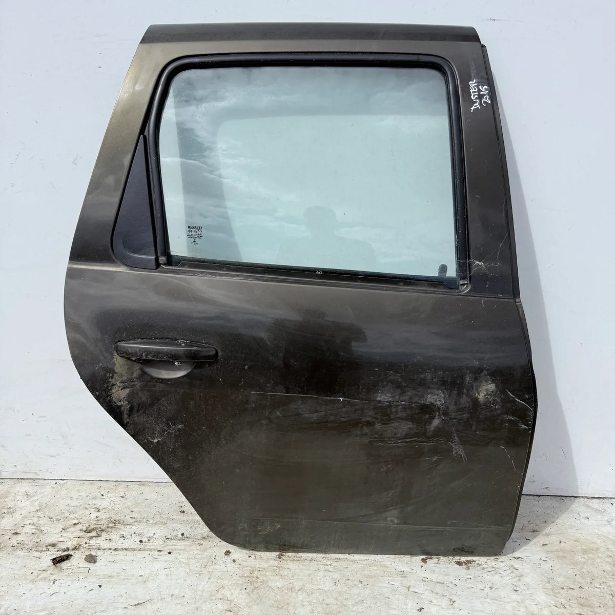 Puerta lata TRASERA DERECHA Renault Duster 2015 - 4x2 Bencina Mecánico