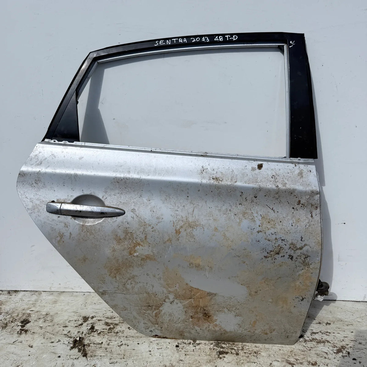 Puerta lata TRASERA DERECHA Nissan SENTRA 2013 - 1.8 4x2 Bencina Mecánico
