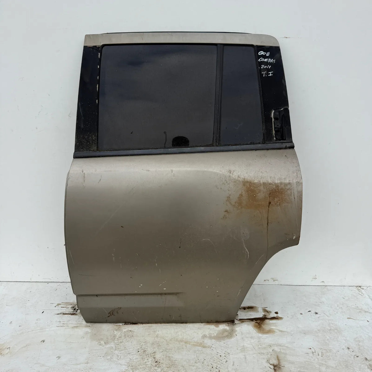 Puerta lata TRASERA IZQUIERDA Jeep Compass 2011 - 4x2 Bencina Mecánico