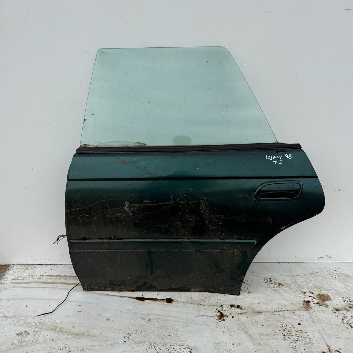 Puerta lata TRASERA IZQUIERDA Subaru Legacy 1998 - 4x2 Bencina Mecánico