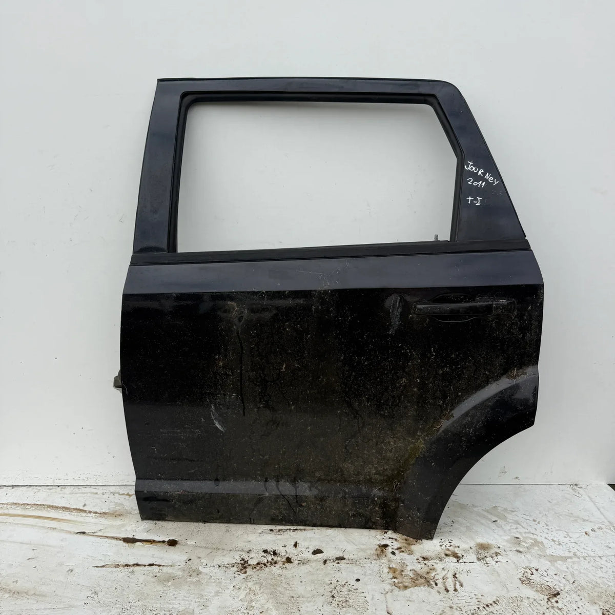 Puerta lata TRASERA IZQUIERDA Dodge Journey 2011 - 4x2 Bencina Mecánico