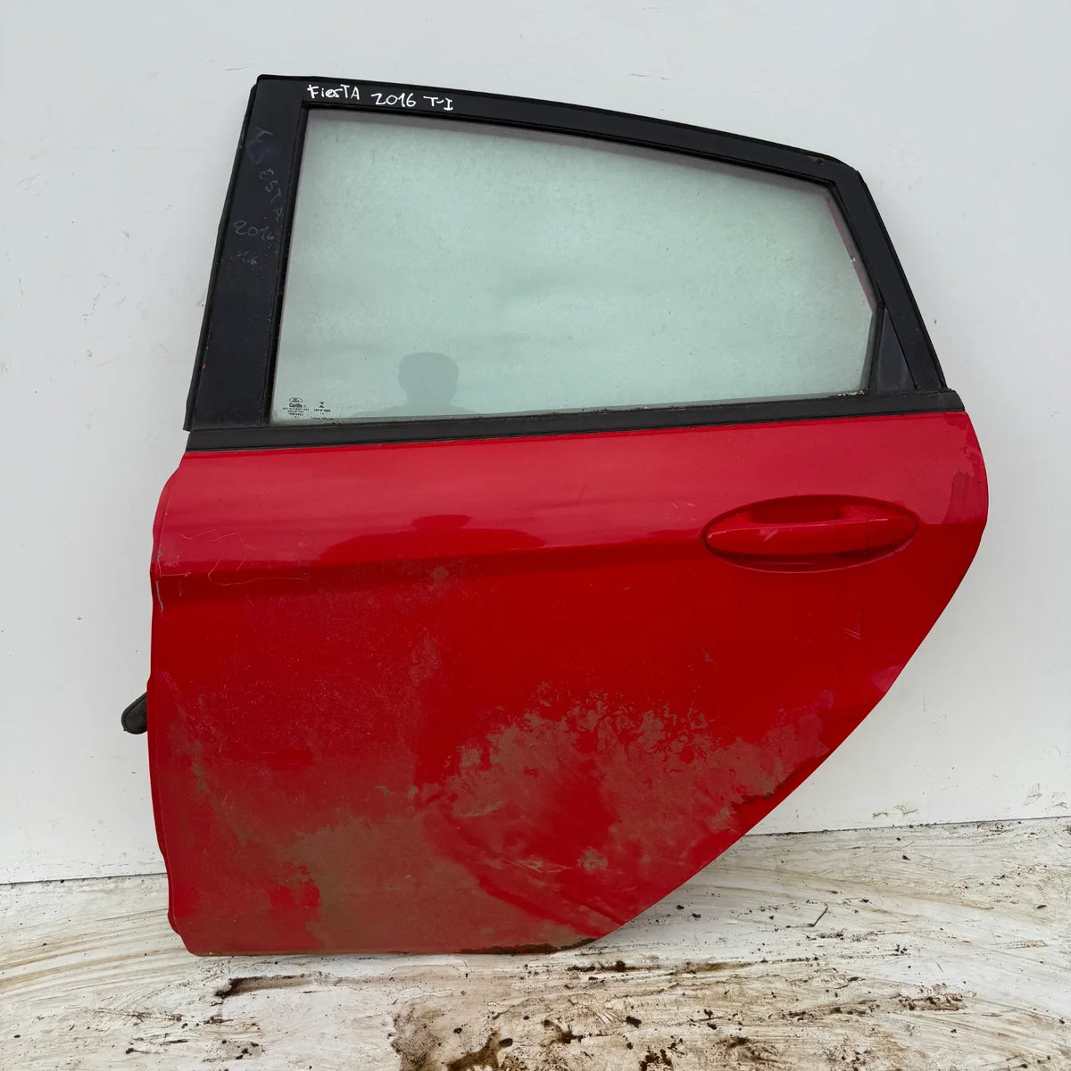 Puerta lata TRASERA IZQUIERDA Ford Fiesta 2016 - 4x2 Bencina Mecánico
