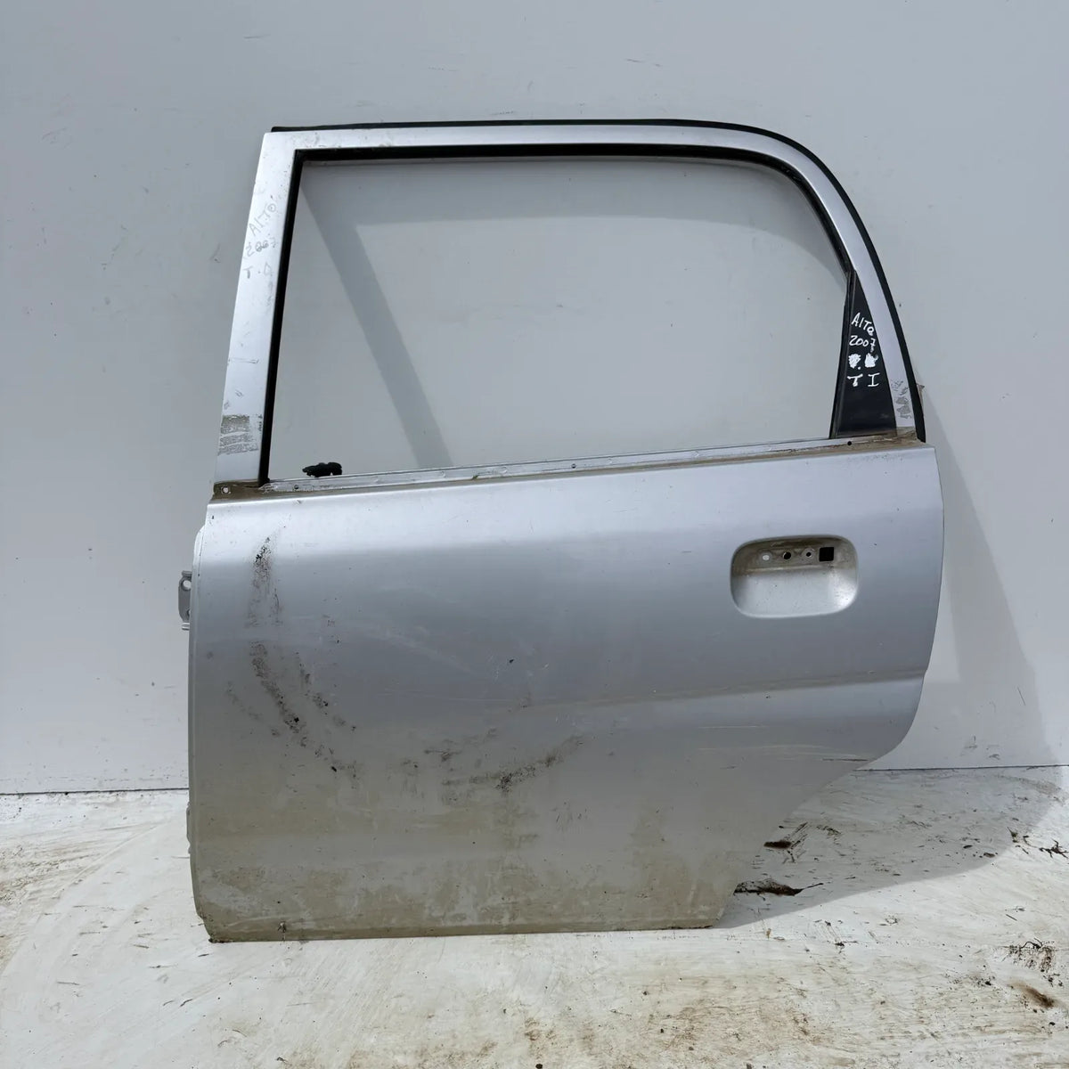 Puerta lata TRASERA IZQUIERDA Suzuki Alto 2007 - 4x2 Bencina Mecánico