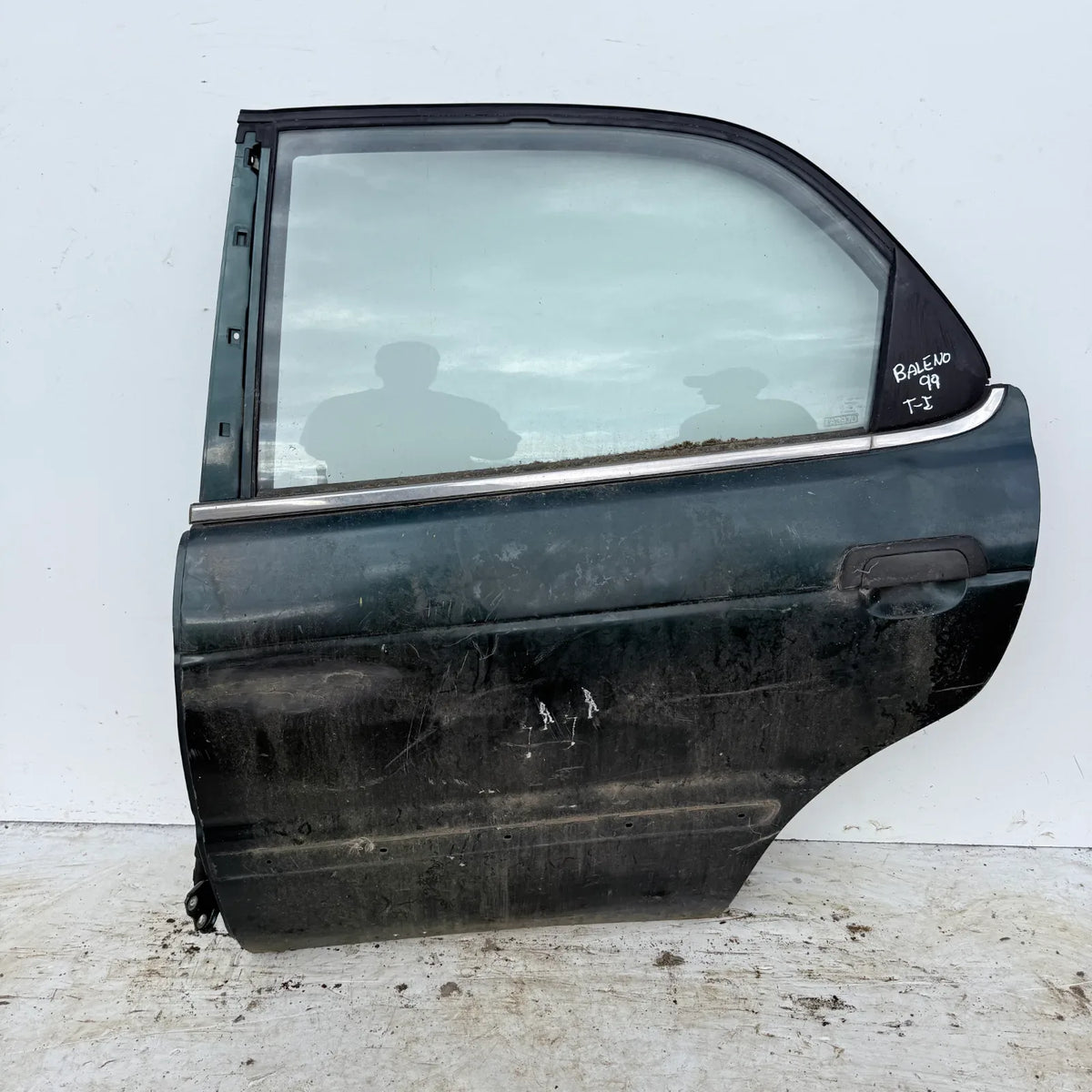Puerta lata TRASERA IZQUIERDA Suzuki Baleno 1999 - 4x2 Bencina Mecánico
