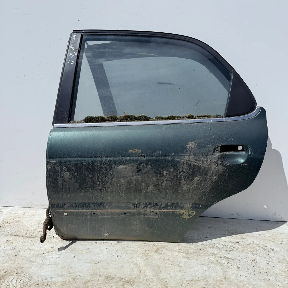 Puerta lata TRASERA IZQUIERDA Suzuki Baleno 1998 - 4x2 Bencina Mecánico