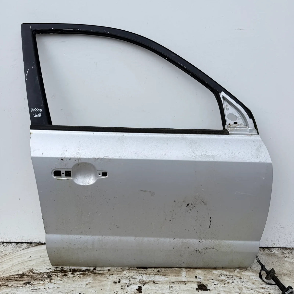Puerta lata DELANTERA DERECHA Hyundai Tucson 2008 - 4x2 Bencina Mecánico