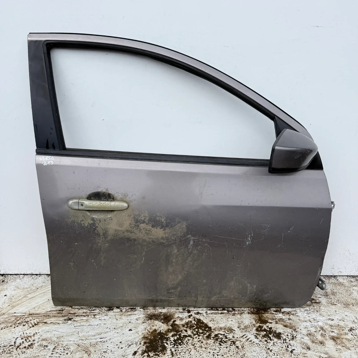 Puerta lata DELANTERA DERECHA Nissan versa 2013 - 4x2 Bencina Mecánico