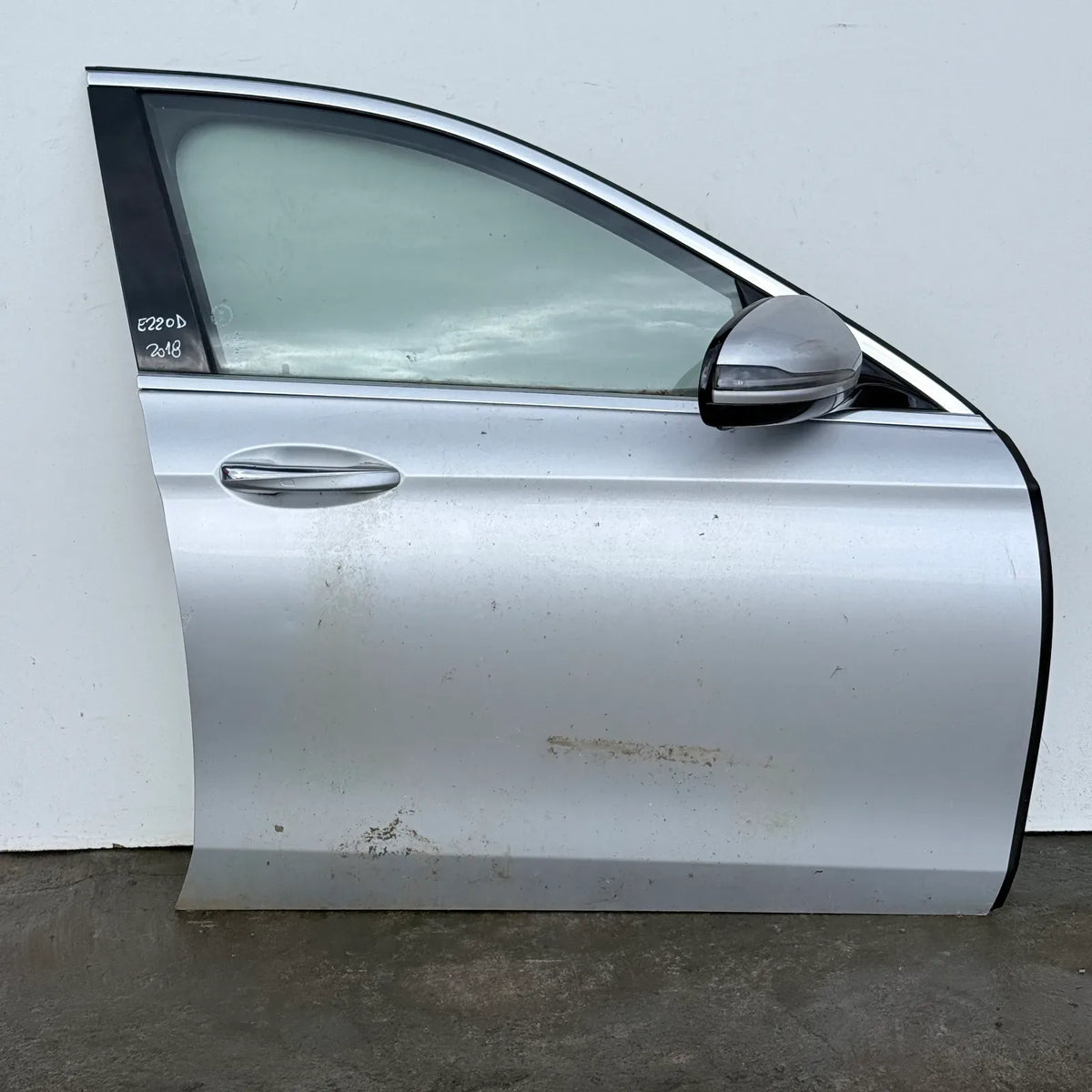 Puerta lata DELANTERA DERECHA MERCEDES BENZ E220 D 2018 - 4x2 Diesel Mecánico