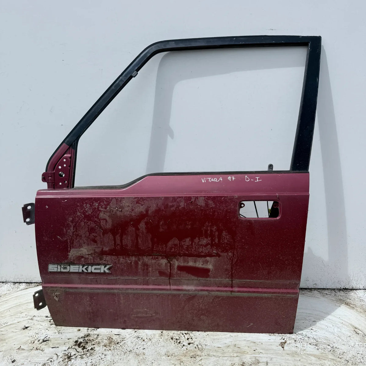 Puerta lata DELANTERA IZQUIERDA Suzuki Vitara 1997 - 4x2 Bencina Mecánico