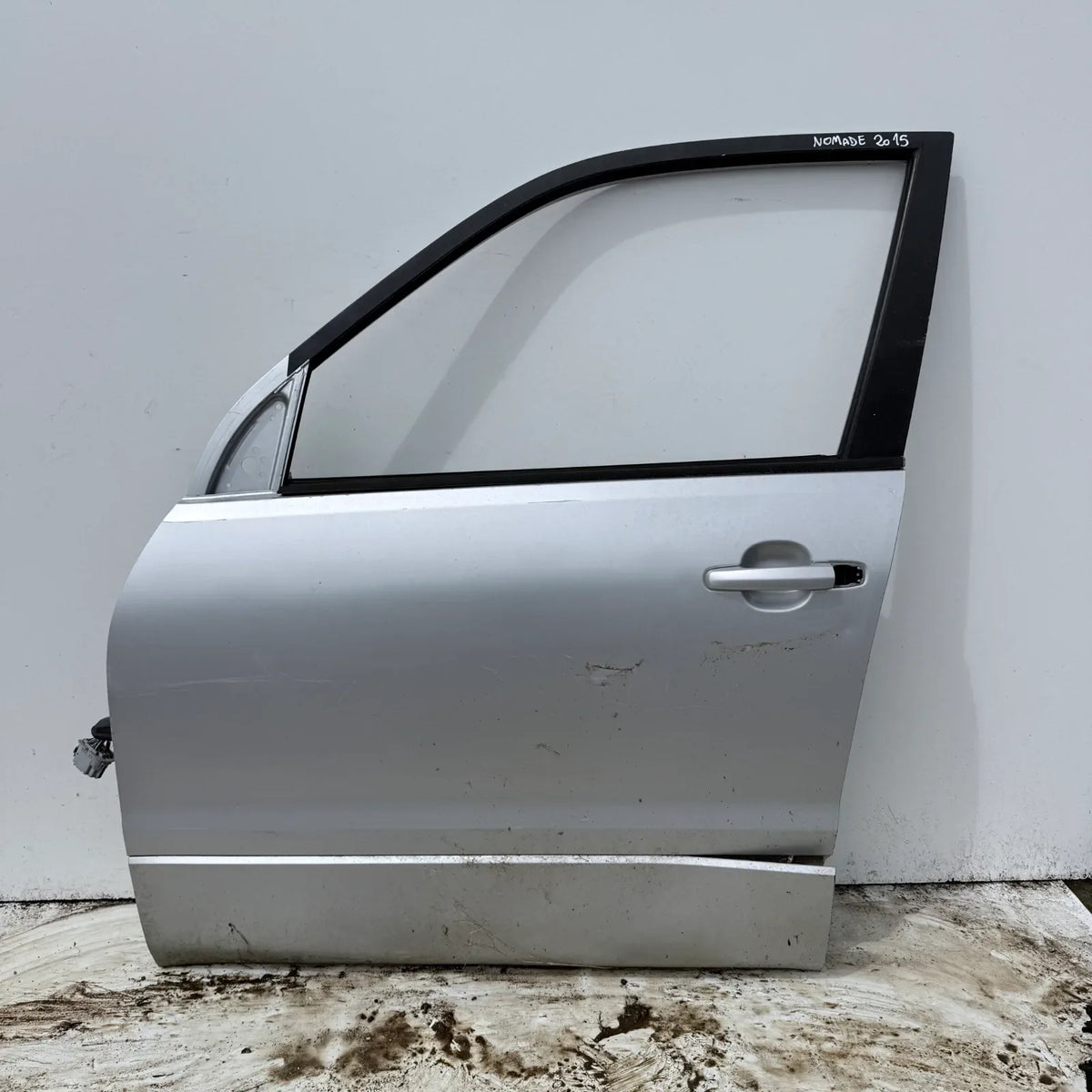 Puerta lata DELANTERA IZQUIERDA Suzuki Nomade 2015 - 4x2 Bencina Mecánico
