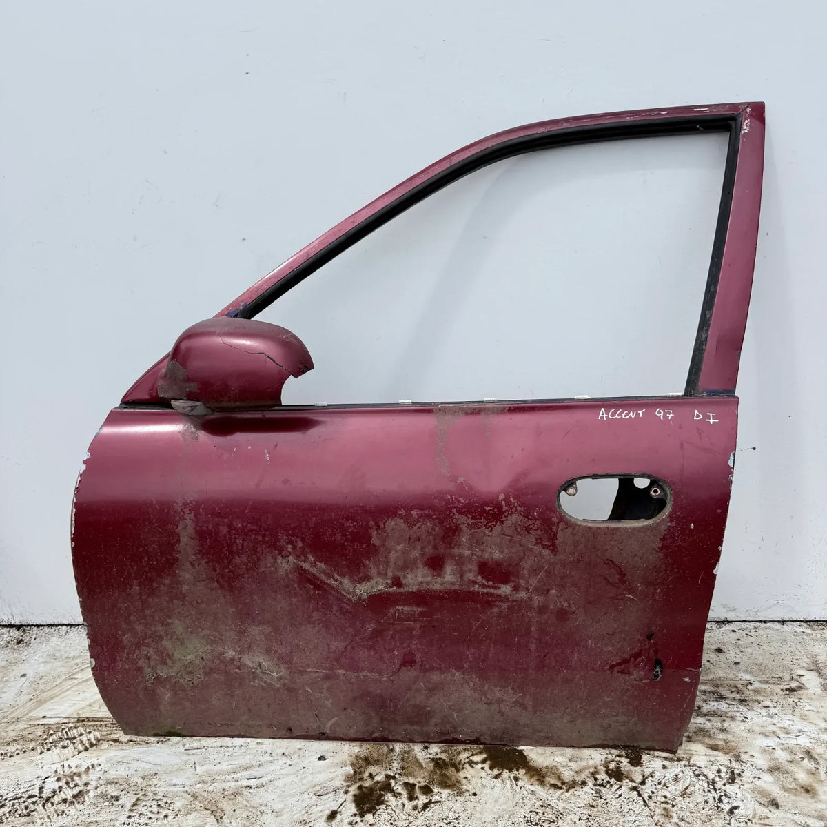 Puerta lata DELANTERA IZQUIERDA Hyundai Accent 1997 - 4x2 Bencina Mecánico