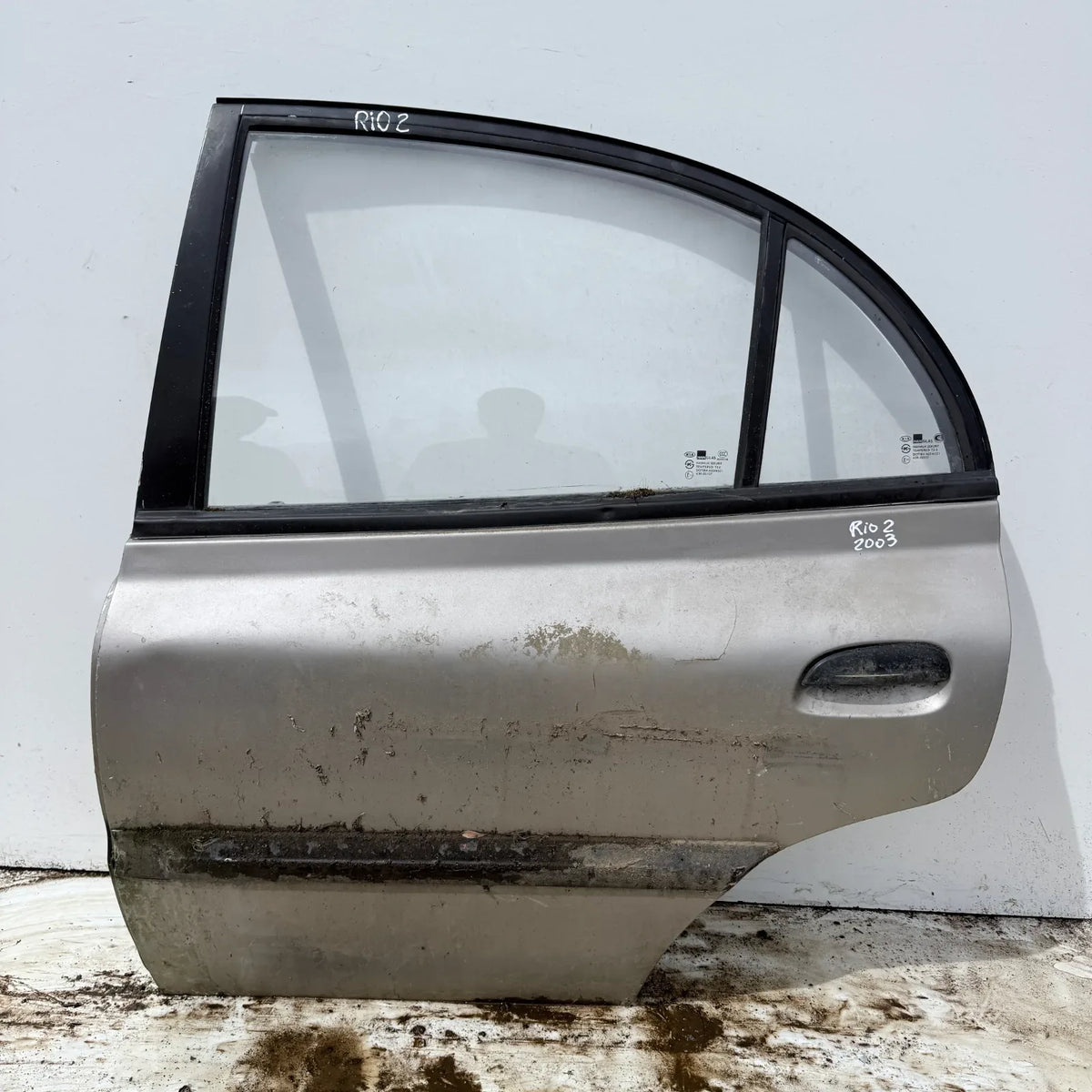 Puerta lata TRASERA IZQUIERDA Kia Rio 2 2003 - 4x2 Bencina Mecánico