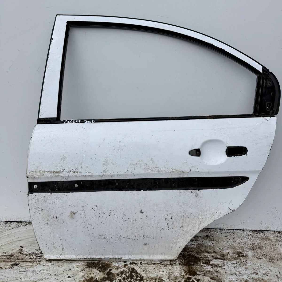 Puerta lata TRASERA IZQUIERDA Hyundai Accent 2008 - 4x2 Bencina Mecánico