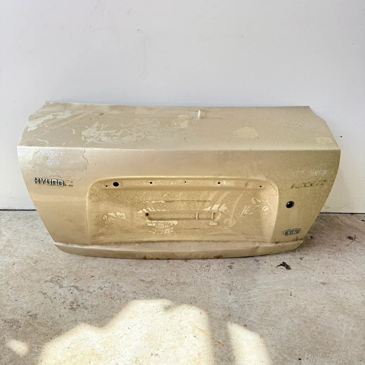 TAPA MALETA Hyundai Accent 2010 - 4x2 Bencina Mecánico