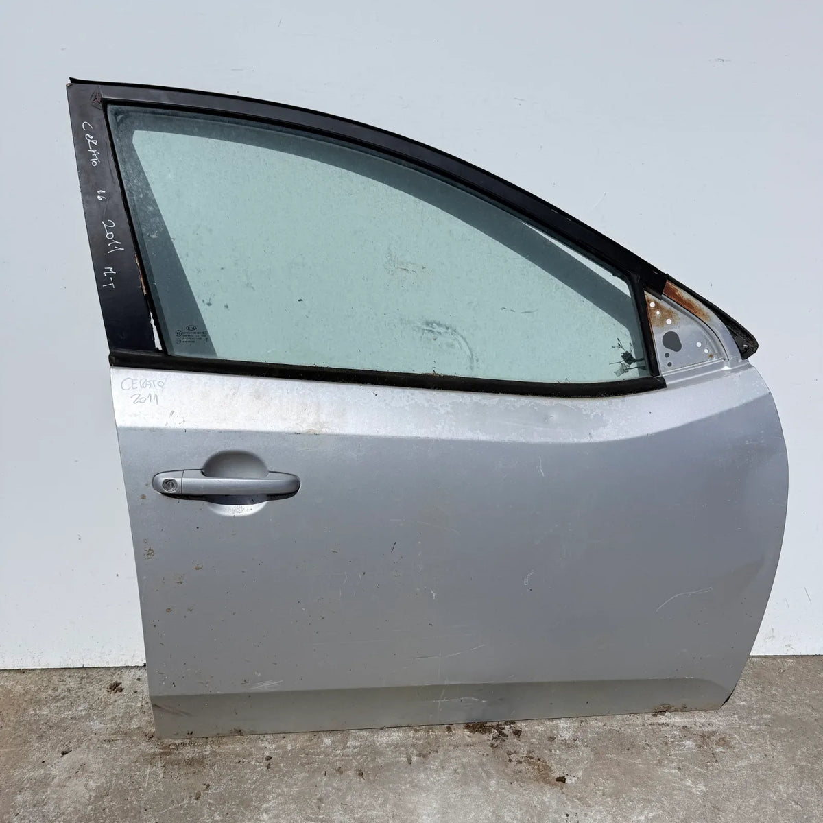 Puerta lata DELANTERA DERECHA Kia Cerato 2011 - 1.6 4x2 Bencina Mecánico
