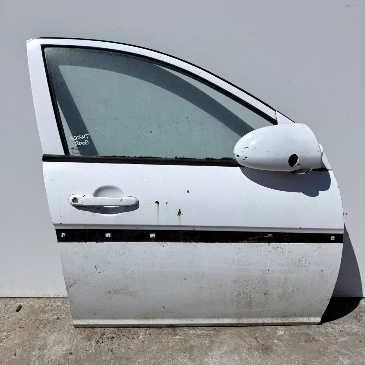 Puerta lata DELANTERA DERECHA Hyundai Accent 2008 - 4x2 Bencina Mecánico