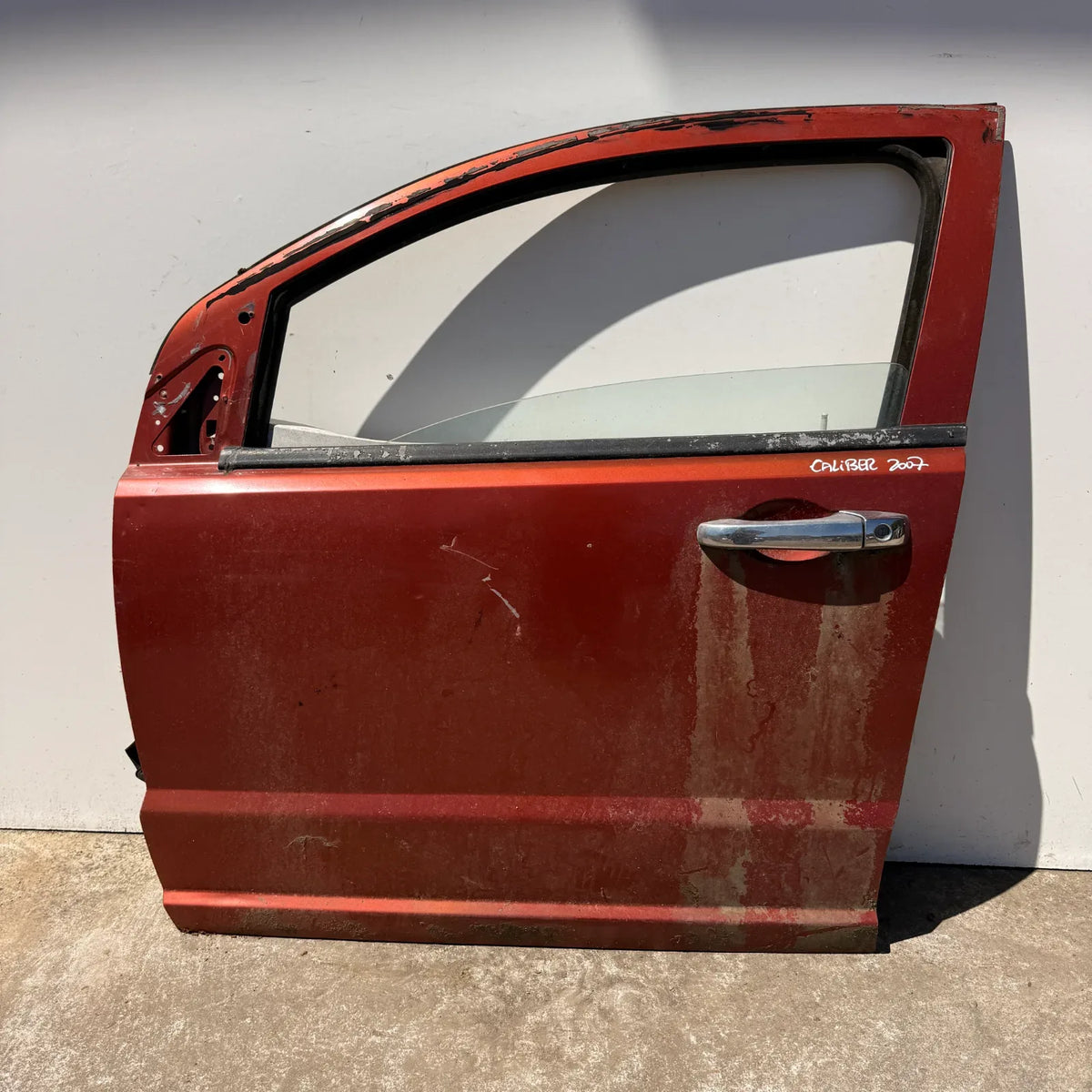 Puerta lata DELANTERA IZQUIERDA Dodge Caliber 2007 - 4x2 Bencina Mecánico