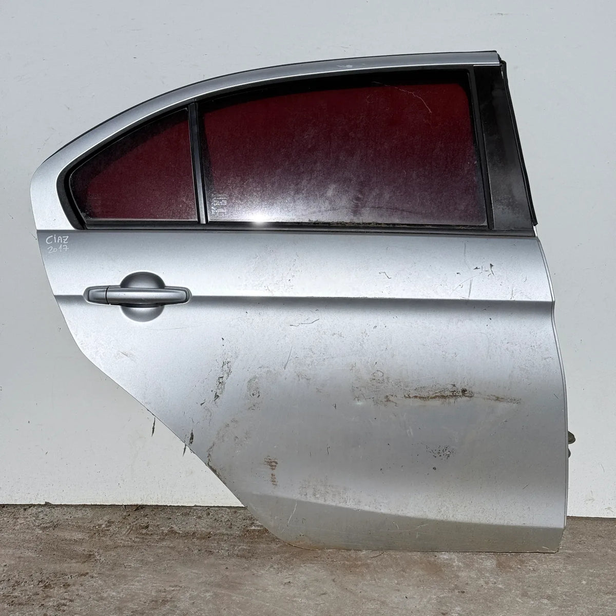 Puerta lata TRASERA DERECHA Suzuki Ciaz 2017 - 4x2 Bencina Mecánico