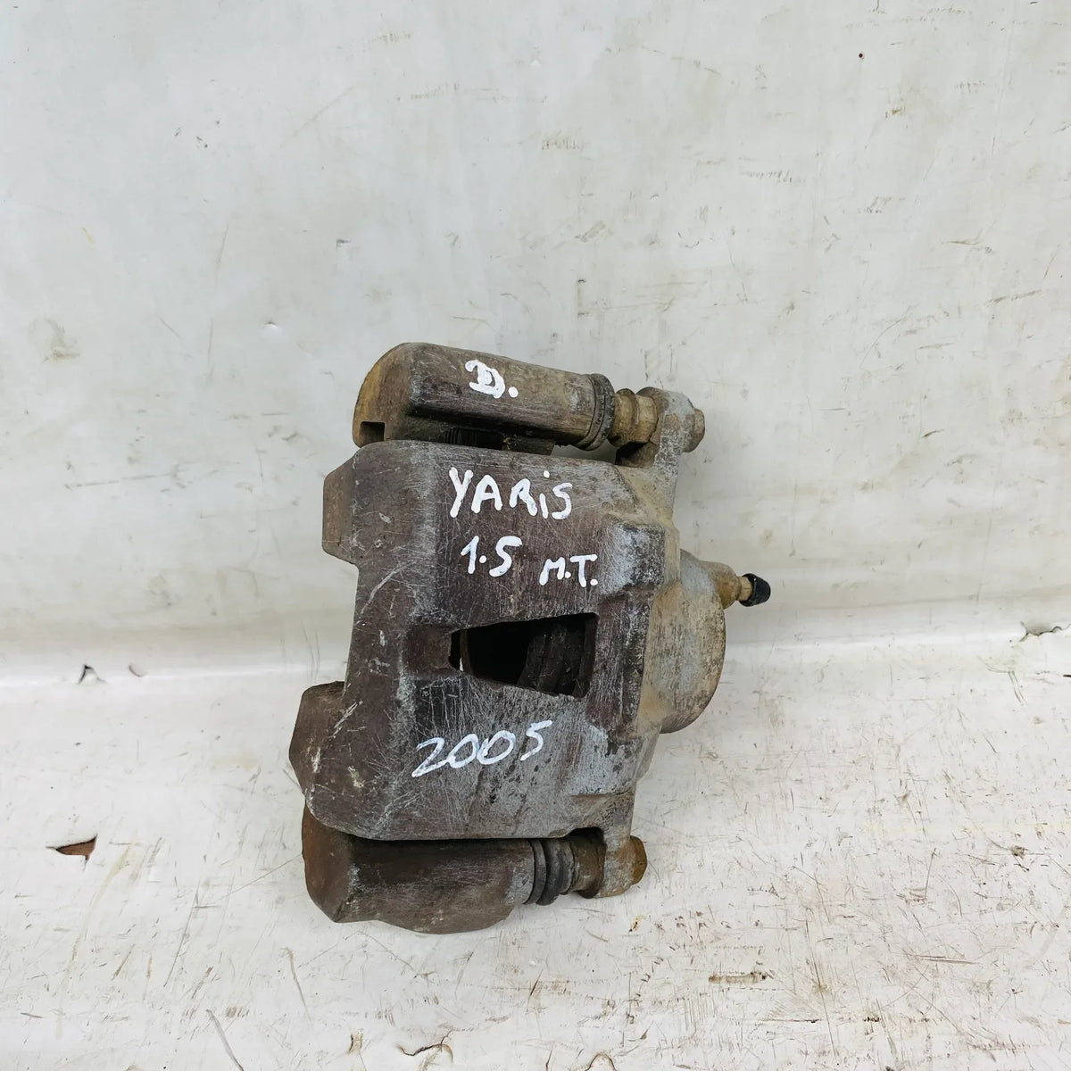 CALIPER DEL-DER Toyota New Yaris 2005 - 1.5 4x2 Bencina Mecánico
