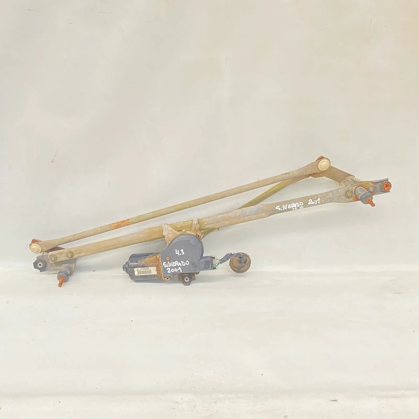 MOTOR LIMPIAPARABRISAS CON ARTICULACION Chevrolet Silverado 2001 - 4.3 4x2 Bencina Mecánico