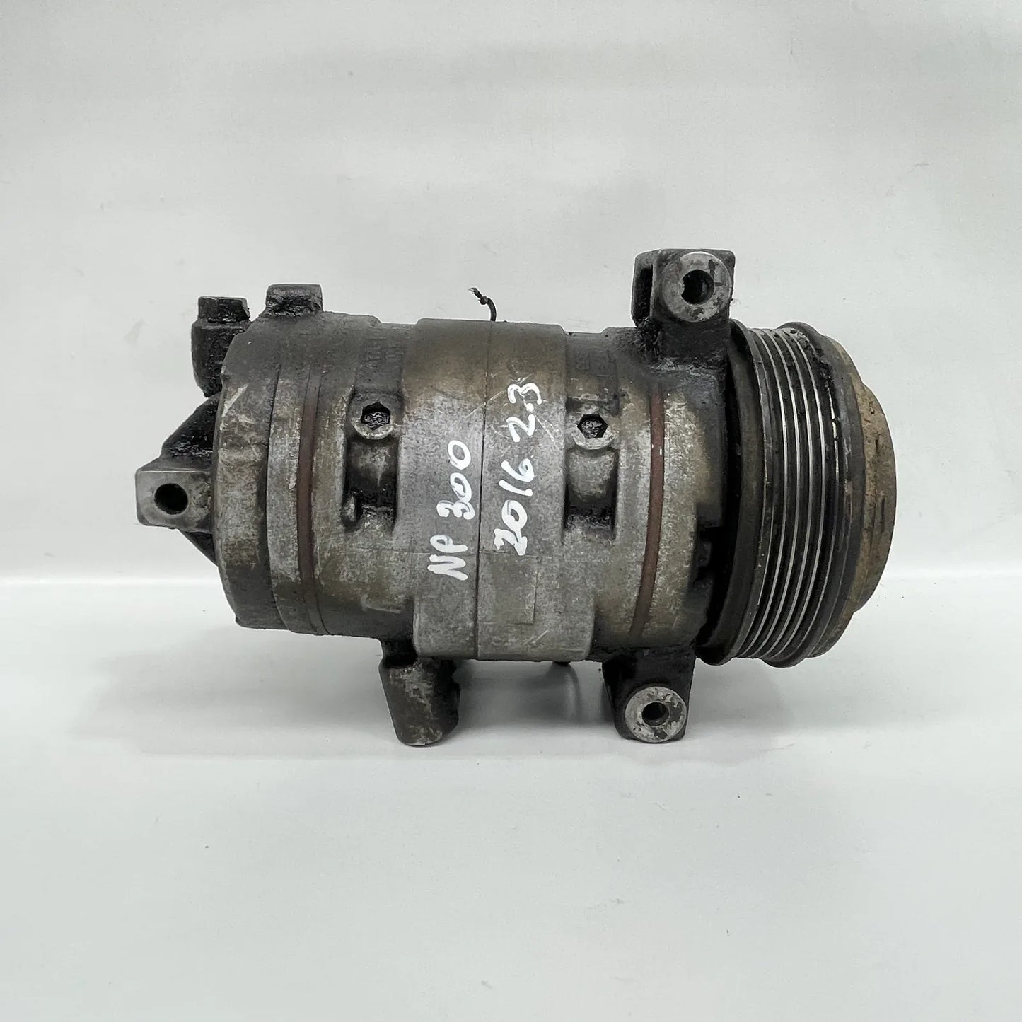 COMPRESOR A/C Nissan NP300 2019 - 2.3 4x4 Diesel Mecánico