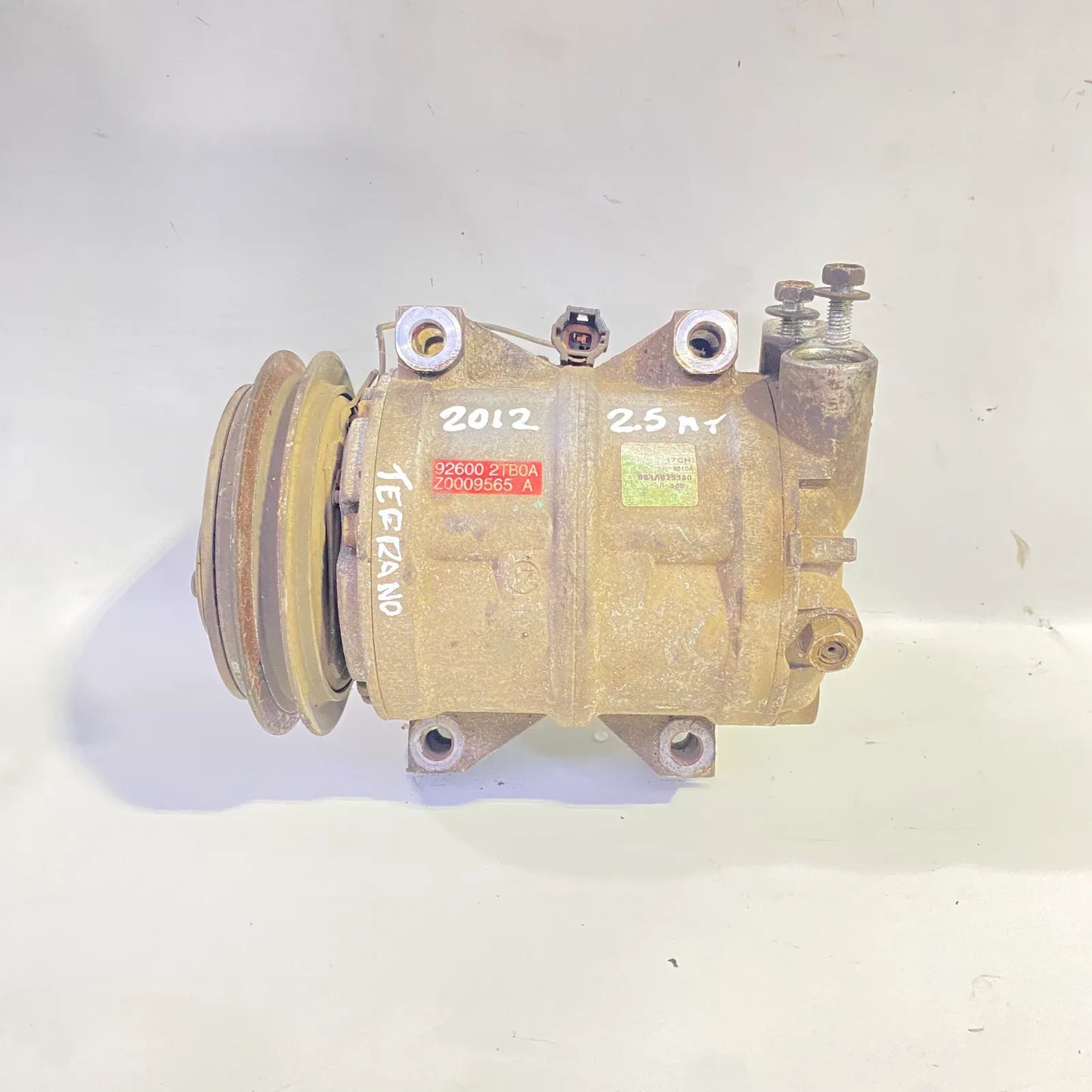 COMPRESOR A/C Nissan Terrano 2012 - 2.5 4x4 Diesel Mecánico