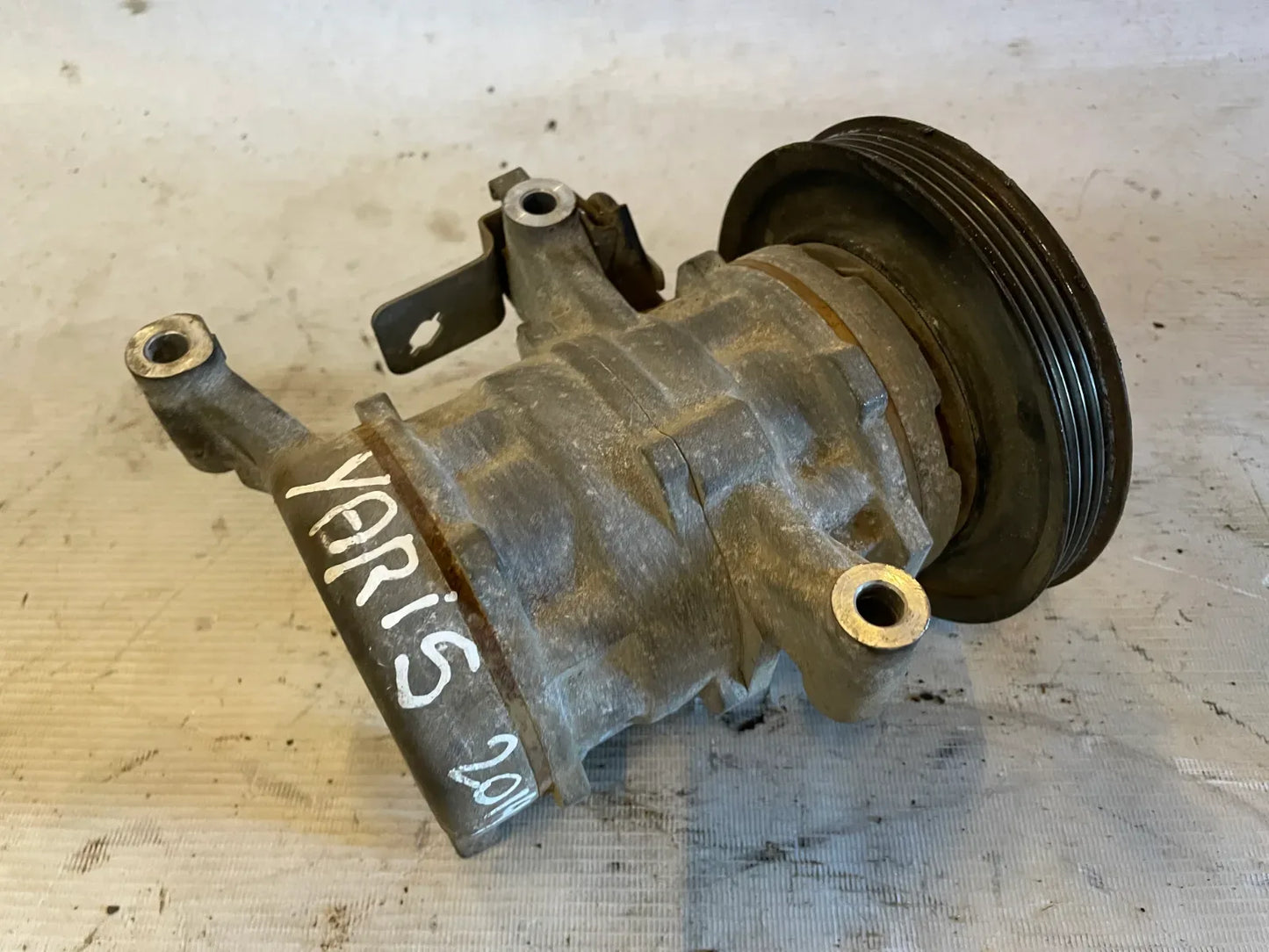 COMPRESOR A/C Toyota Yaris 2014 - 1.5 4x2 Bencina Mecánico