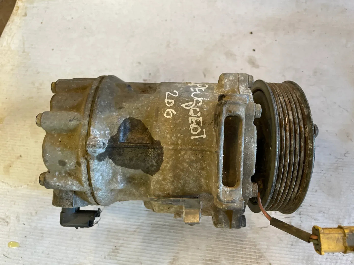 COMPRESOR A/C Peugeot 206 2004 - 4x2 Bencina Mecánico