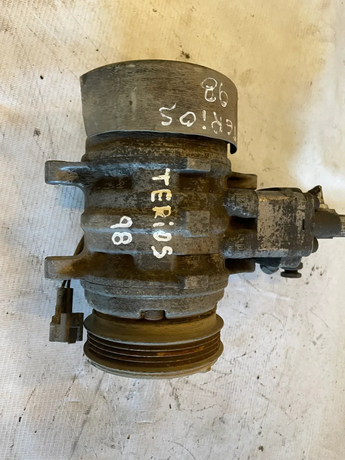 COMPRESOR A/C Daihatsu Terios 1998 - 1.3 4x2 Bencina Mecánico