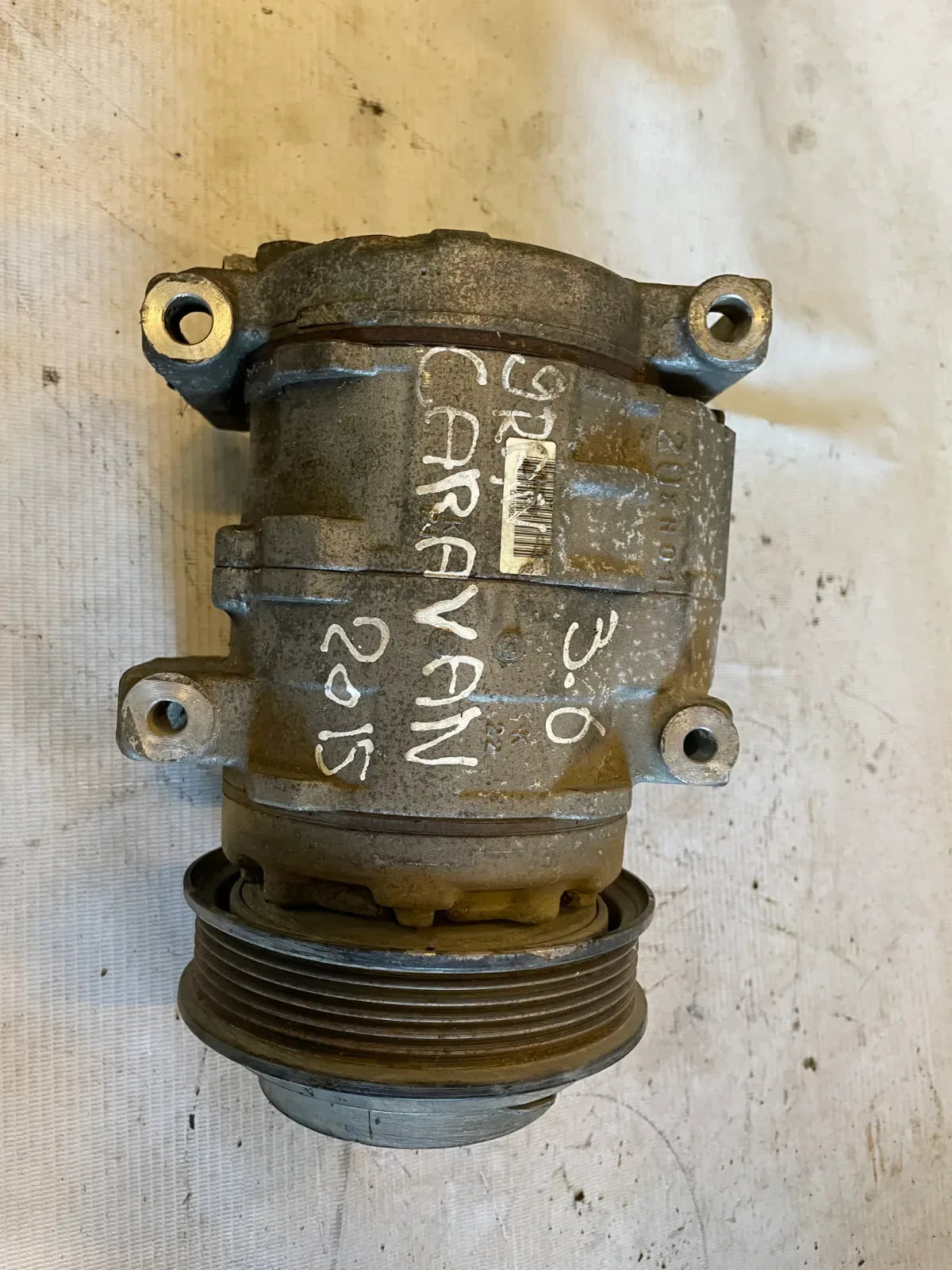 COMPRESOR A/C Dodge GRAND CARAVAN 2015 - 3.6 4x2 Bencina Mecánico