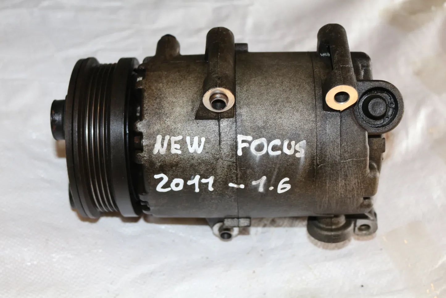 COMPRESOR A/C Ford New focus  2011 - 1.6 4x2 Bencina Mecánico